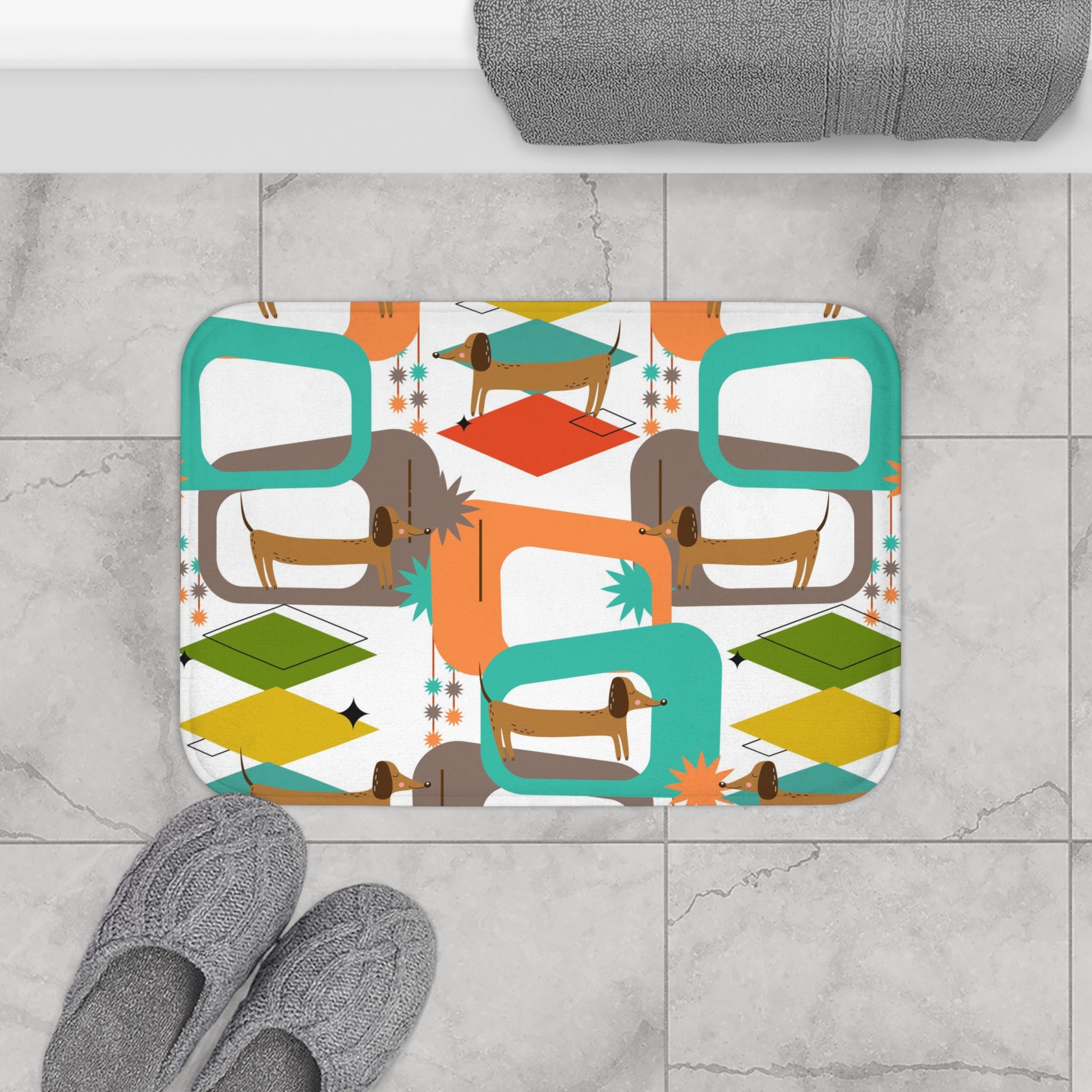 Mid Century Dachshund Pattern Bath Mat | Retro Atomic Geometric Design