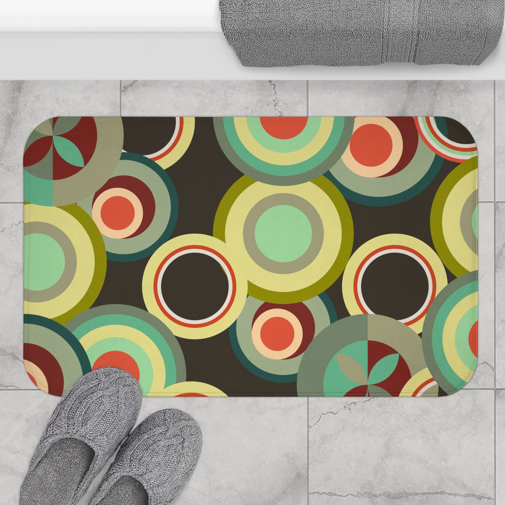 Retro colorful circles Bath Mat, Mid Century Modern, Non-slip, MCM bathroom decor, bathroom accessory